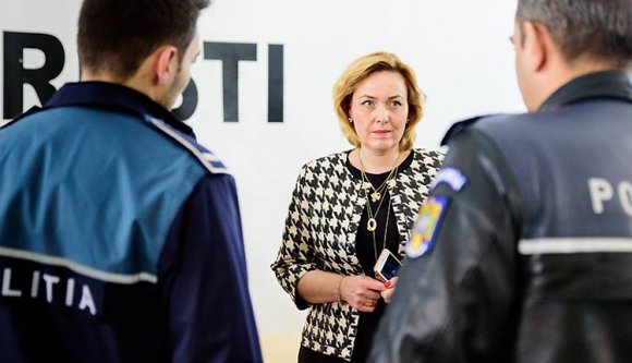 A poloskájával együtt bukjon a belügyminiszter is