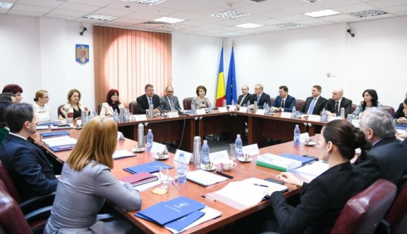 Iohannis megint szépen padlóba döngölte a kormánypártok vezetőit