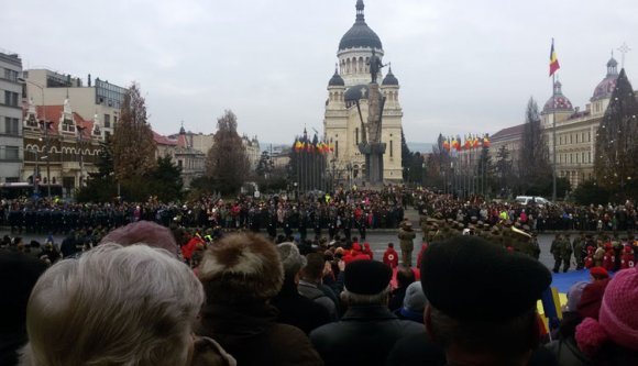 Centenárium: az ostoba rongyrázás és az interetnikai viták között