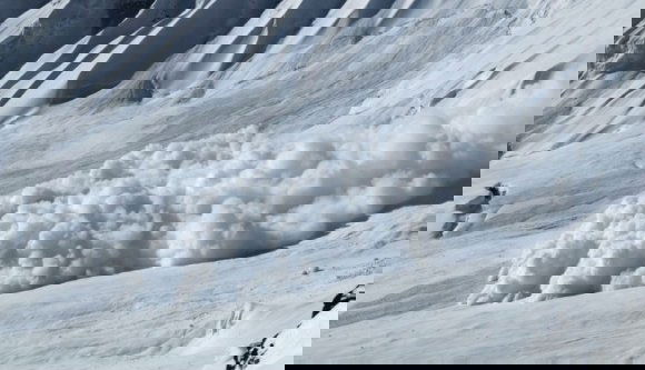 Lavina lavinát ér a Fogarasi-havasokban