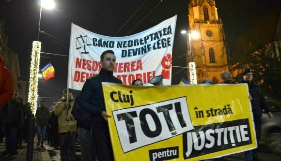 Kolozsváron ismét tüntettek a kormány ellen