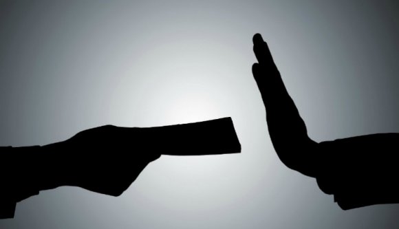 Forinttal próbáltak megvesztegetni egy rendőrt Hargita megyében