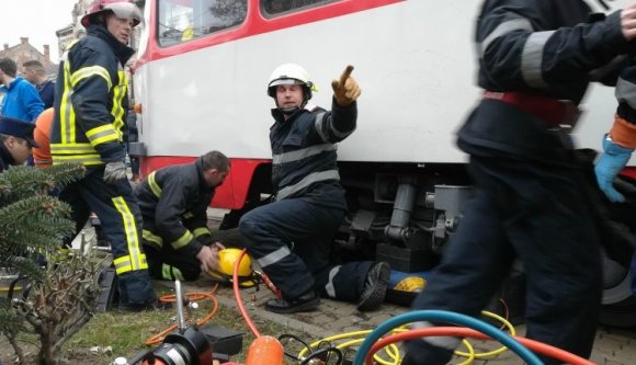 12 éves lányt tepert maga alá egy villamos Aradon