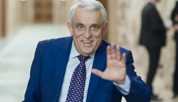 A mezőgazdasági miniszter ismét hatalmas aranyköpésekkel lepte meg a világot