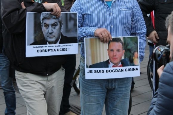 Sürgeti a DNA-t a volt miniszter felvezetésébe belehalt rendőr családja