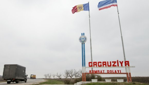 Se románul, se oroszul nem hajlandók beszélni a gagauz parlamentben