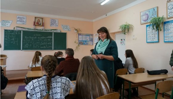 Románia ösztöndíjakkal segíti az ukrajnai román diákokat