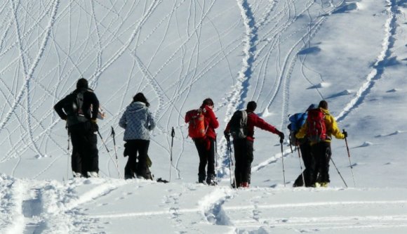 Lavinaveszélyre figyelmeztetik a turistákat a Bucsecs-hegységben és a Fogarasokban