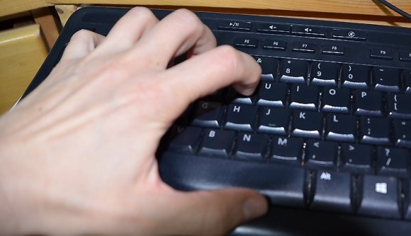 Minden ötödik fiatal zaklat egy másikat