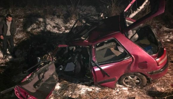 Kamionnak csapódott egy autó