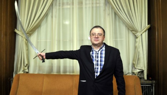 Átvette Lövétei Lázár László a Balassi-kardot