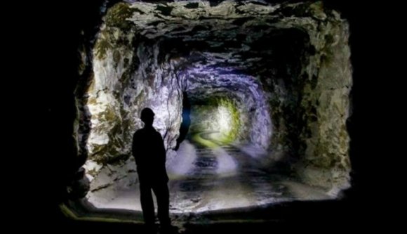 Spontán tüntetésbe kezdett 55 bányász a parajdi sóbányában