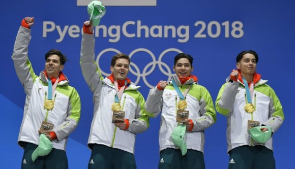 Most már „teljes” az olimpiai bajnoki cím: megkapták az aranyérmeket a magyar gyorskorcsolyázók