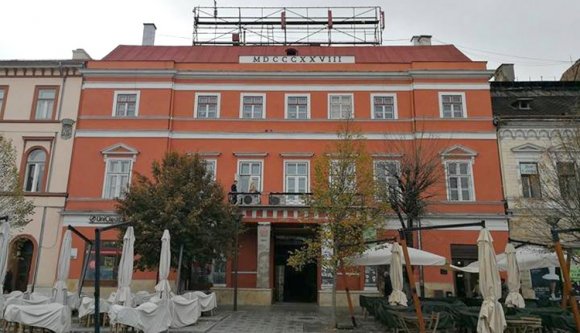 Hová lett a címer a kolozsvári Jósika-palota tetejéről?