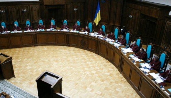 Újabb kisebbségellenes lépés: az ukrán alkotmánybíróság elkaszálta a nyelvtörvényt