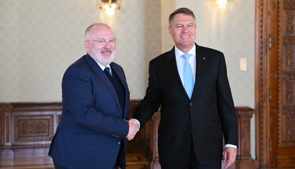 EB-alelnök Bukarestben: az Isten szerelmére, ne menjetek rossz irányba!