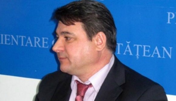 Beverte a nacionalista fogyasztóvédő orrát, a magyar pártok összedobják a pénzt a bírságra