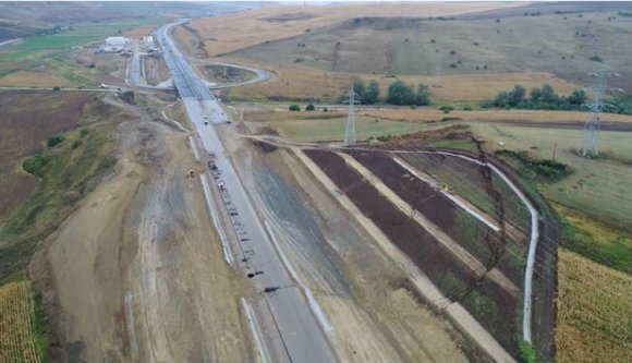 Egy halom pénzt ad az EU romániai autópálya-építésre