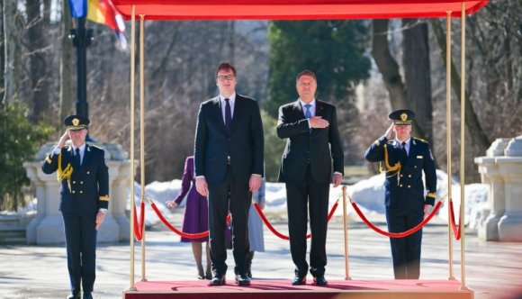Iohannis: nem áll le a migránsáradat