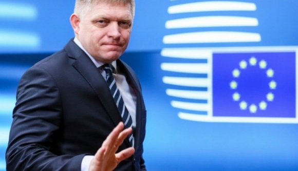 Feltételekkel hajlandó lemondani Robert Fico
