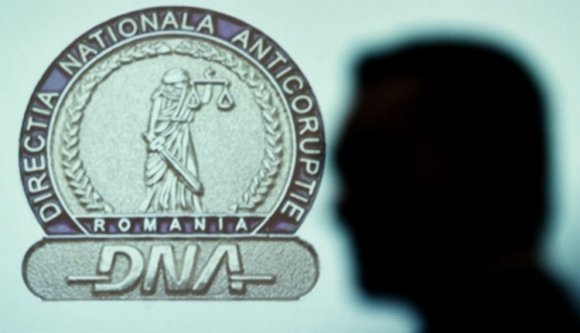 A SRI által kötött háttéralkuk titkosításának feloldását kérte a kormányfő