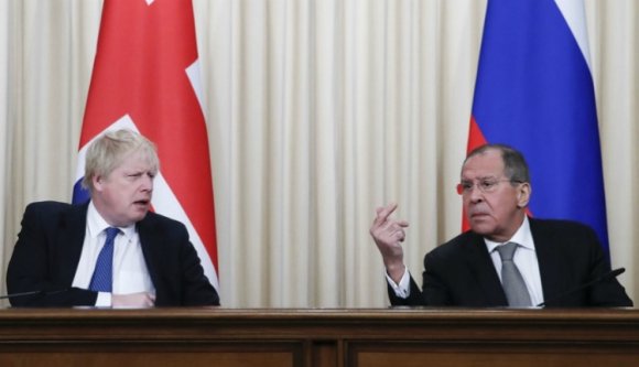 Boris Johnson hitlerezett egyet, az oroszok kibuktak