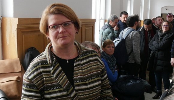 Furcsa és megalázó módon halasztották el ismét az ítélethirdetést Horváth Anna ügyében (VIDEÓval)