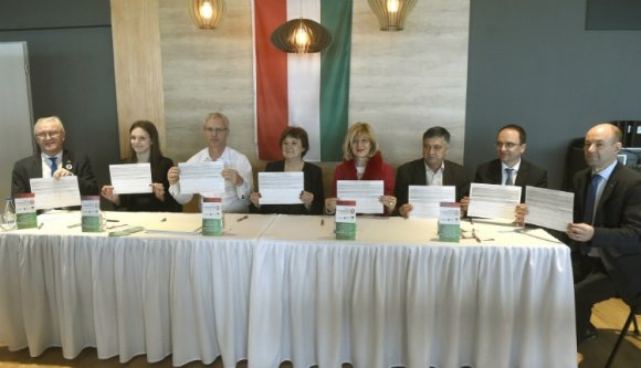 A magyarországi kisebbségek képviselői is aláírták a Minority SafePack kezdeményezést