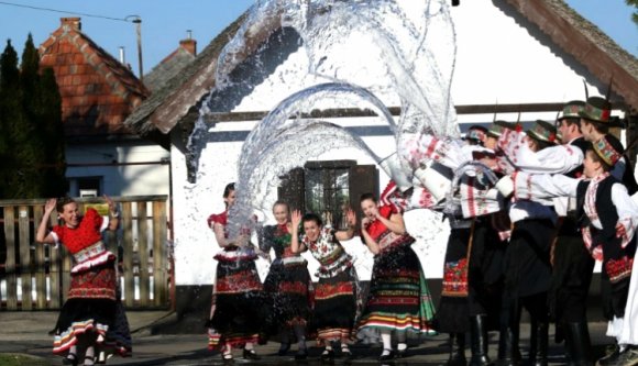 A magyar nők négyötödét meglocsolják húsvétkor