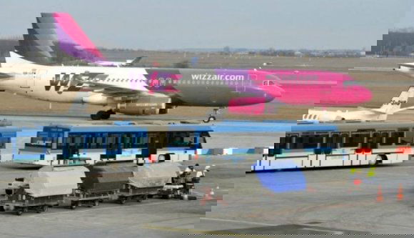 Román állampolgárok sérültek meg buszbalesetben a budapesti repülőtéren