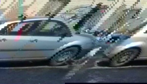 Az aszfaltozók és a parkoló autók nulladik típusú találkozása Craiován