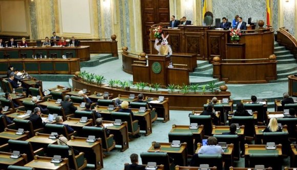 A parlamentben támad fel a tanárok nyuszija