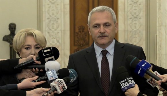 Nem mond le a miniszterelnök, bár híresztelések szerint szó volt róla