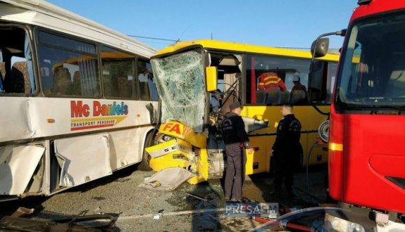 Összeütközött két autóbusz Szatmárnémetiben (VIDEÓ)