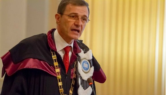 A kollaboráns elitek. Mit kezd Ioan-Aurel Poppal a Román Akadémia?