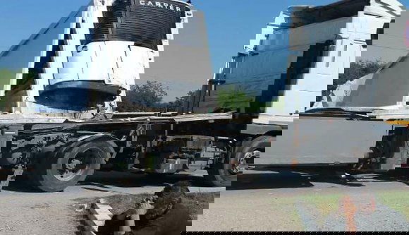 Személyvonat ütközött teherautóval Temes megyében