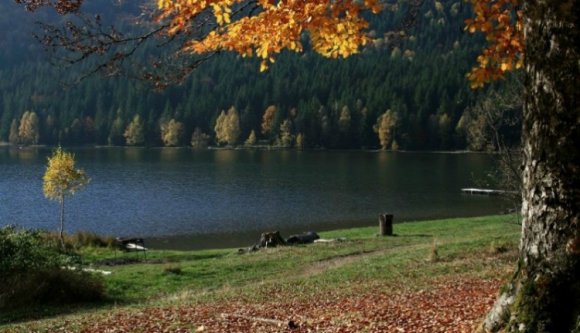 Idén nyártól tilos fürdeni a Szent Anna-tóban