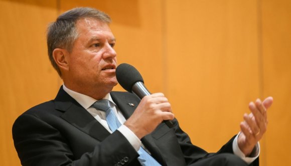 Antiszemitizmussal vádolják Iohannist, amiért beszólt Dăncilă és Dragnea izraeli látogatása miatt