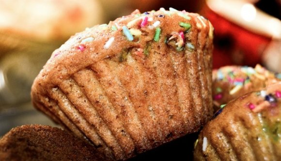 Kiengedték a kórházból a füves sütit evő kislányt