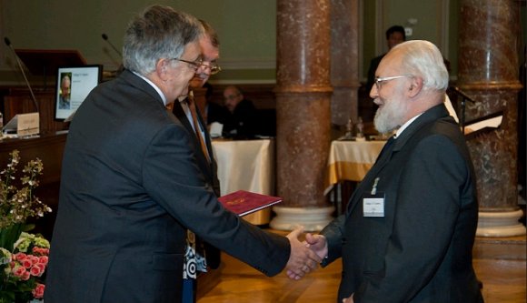 Akkora díjat kapott Szilágyi N. Sándor tanár úr, hogy csak na!