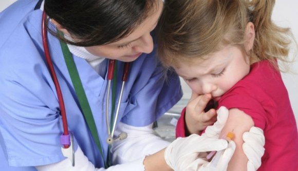 Önhöz is bekopoghatnak a minisztérium szakértői az oltásokról beszélgetni