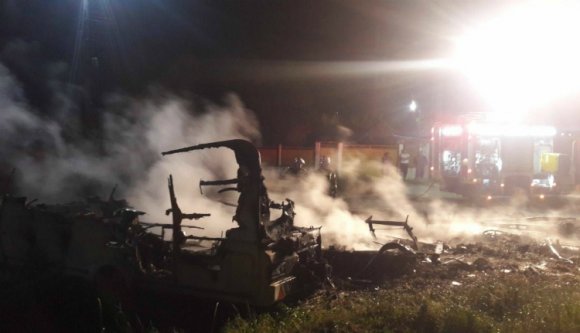 Felgyújtottak három lakókocsit Aradon