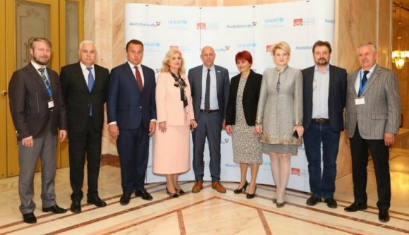 „Leállítottunk pár oktatási reformot, mert úgy kényelmesebb volt”