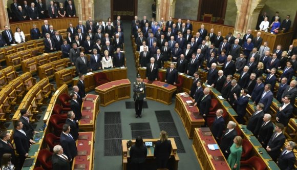 Munkába állt Orbán Viktor negyedik kormánya