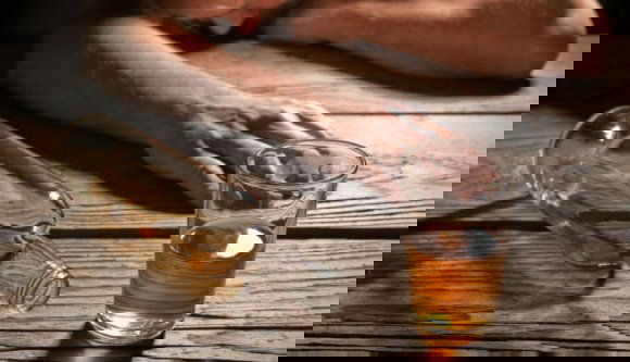 FRISSÍTVE - Meghalt a Galac megyei férfi, akinek elképesztő mennyiségű alkoholt találtak a vérében