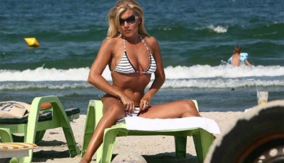 Ha nem éppen Costa Ricában lenne, hat évre börtönbe vonulna Elena Udrea