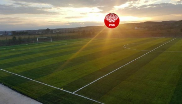 Lebénul a román foci: egy csapat testületileg elutazik a bukaresti PSD-tüntetésre