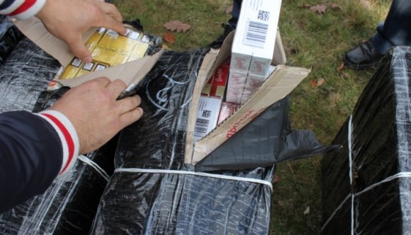 Általa őrzött csempészcigit dézsmált meg egy rendőr