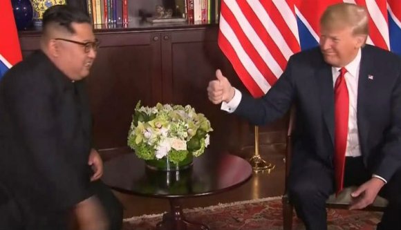 Donald Trump és Kim Dzsong Un elkezdték írni a történelem újabb fejezetét