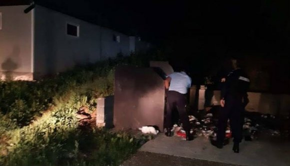 Csapdává vált „gyorsbüfé”: kukába szorult egy medve Tusnádfürdőn